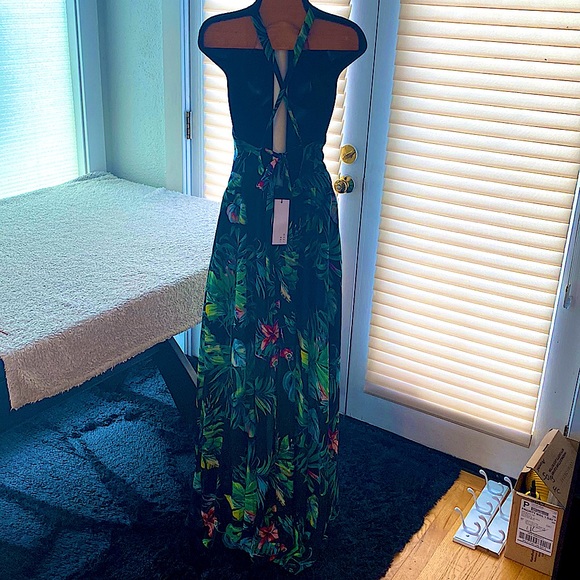 The Room tropical print maxi dress - Picture 3 of 12